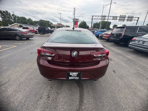 Used 2019 Buick Regal Essence w/ Driver Confidence Package I AWD/4WD image 4