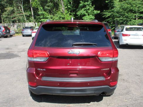 Used 2018 Jeep Grand Cherokee Laredo AWD/4WD image 6