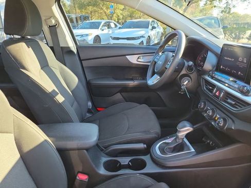 Used 2024 Kia Forte LX image 32