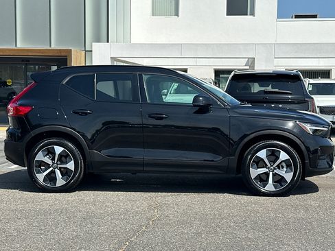 Certified 2026 Volvo XC40 B5 Plus AWD/4WD image 3