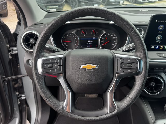 Used 2025 Chevrolet Blazer LT FWD image 17