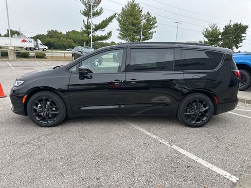 New 2026 Chrysler Pacifica Limited w/ S Appearance Package image 19