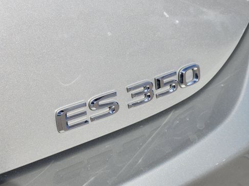 Used 2025 Lexus ES 350 w/ Premium Package image 12