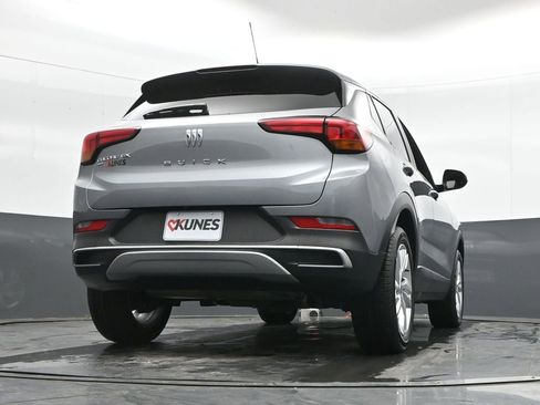 Used 2025 Buick Encore GX Preferred AWD/4WD image 38