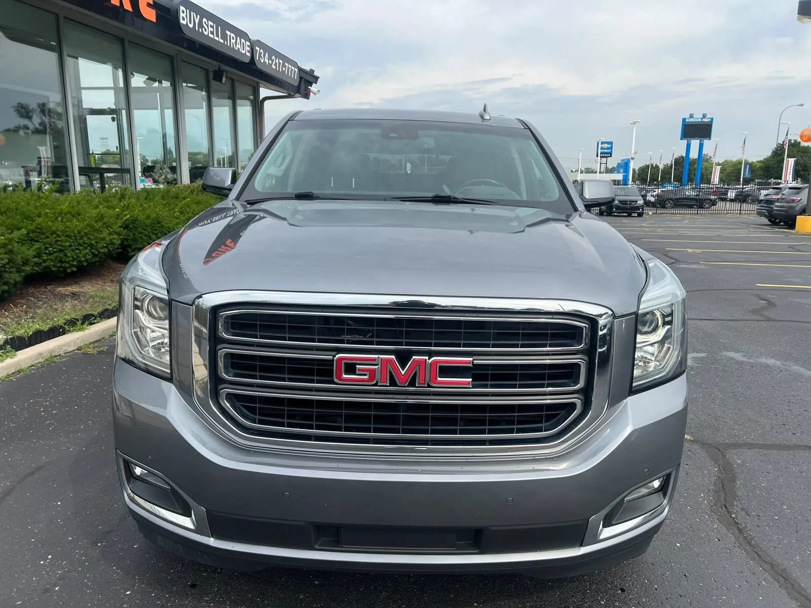 Used 2019 GMC Yukon SLT AWD/4WD image 2