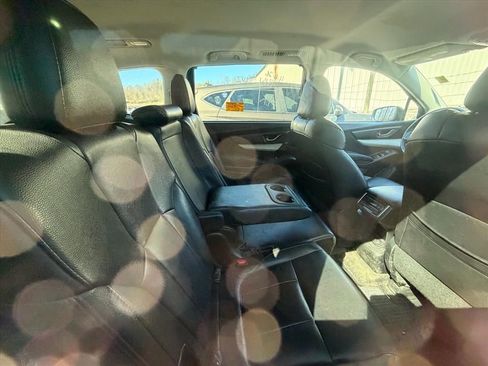 Used 2021 Subaru Ascent Premium image 16