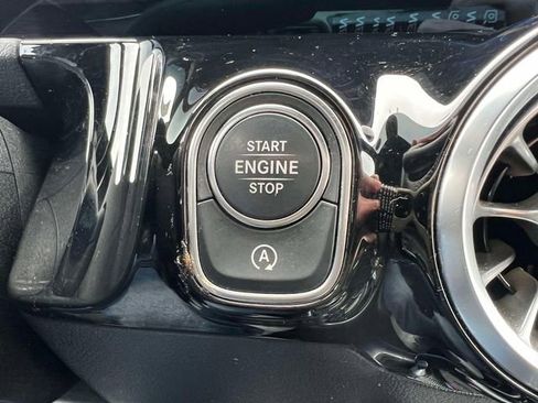Used 2025 Mercedes-Benz GLA 250 4MATIC image 34