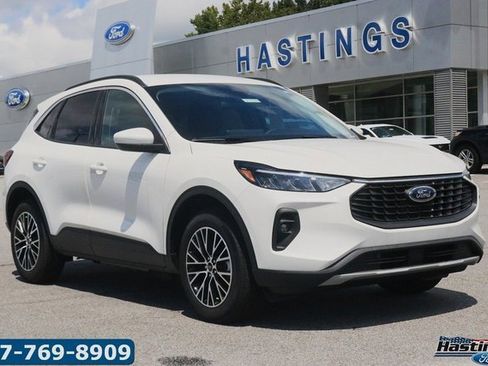 Used 2024 Ford Escape SE image 1