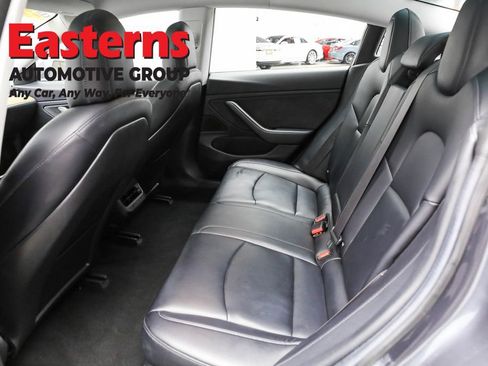 Used 2018 Tesla Model 3 Long Range image 19