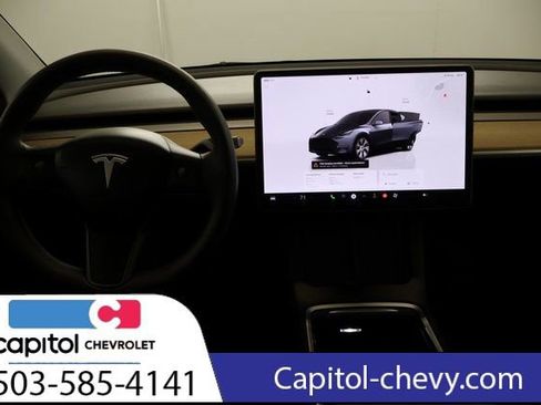 Used 2022 Tesla Model Y Long Range AWD/4WD image 14
