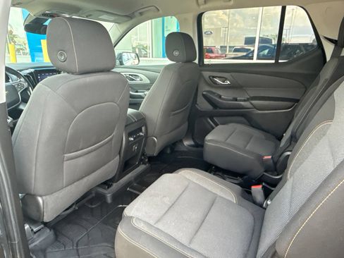 Used 2021 Chevrolet Traverse LT AWD/4WD image 16