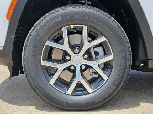 New 2025 Jeep Grand Cherokee L Limited w/ Trailer Tow Package image 10