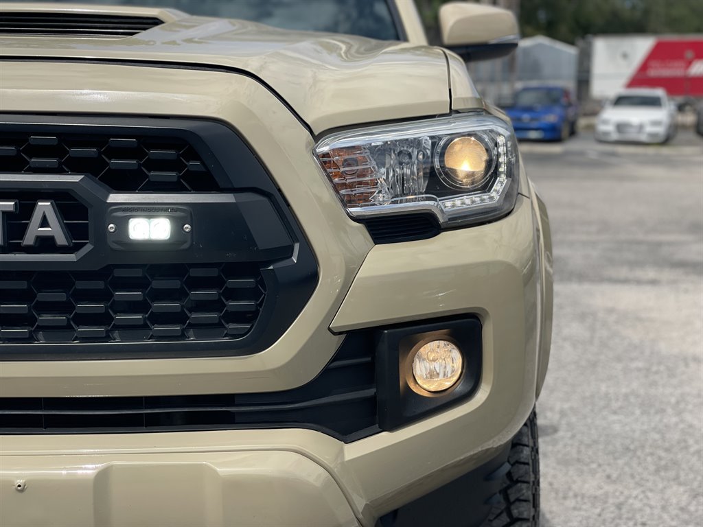 Used 2017 Toyota Tacoma TRD Sport w/ Tow Package RWD image 31