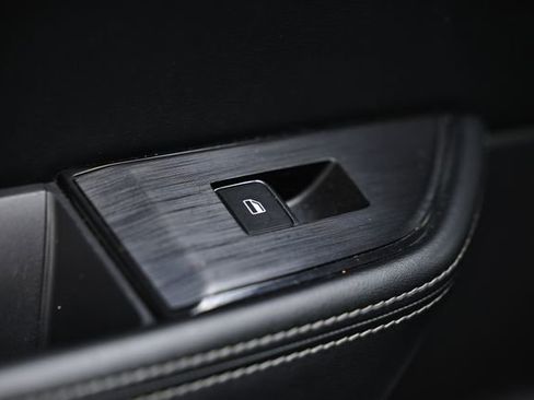 Used 2023 Nissan Rogue SL w/ SL Premium Package image 24