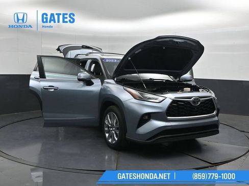 Used 2023 Toyota Highlander Limited AWD/4WD image 60