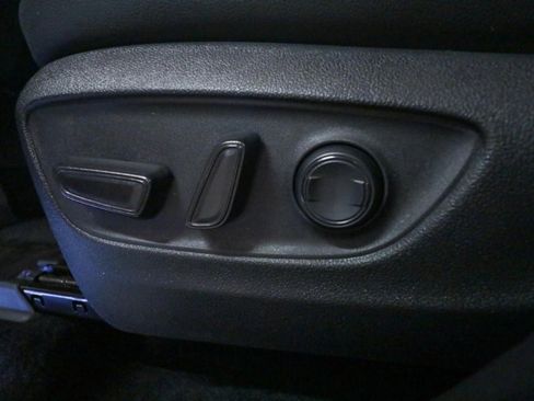 Used 2022 Toyota Highlander XLE image 14