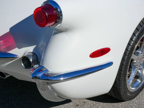 Used 2003 Chevrolet Corvette Convertible w/ Preferred Equipment Group1 image 18