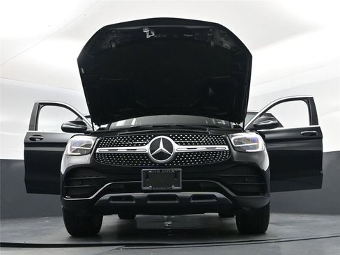 Used 2021 Mercedes-Benz GLC 300 4MATIC image 22