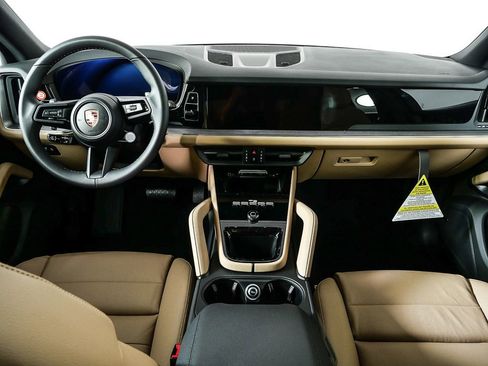 New 2026 Porsche Cayenne image 21