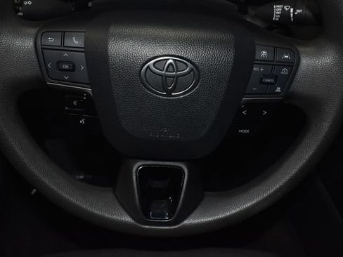 Used 2025 Toyota Camry LE FWD image 29