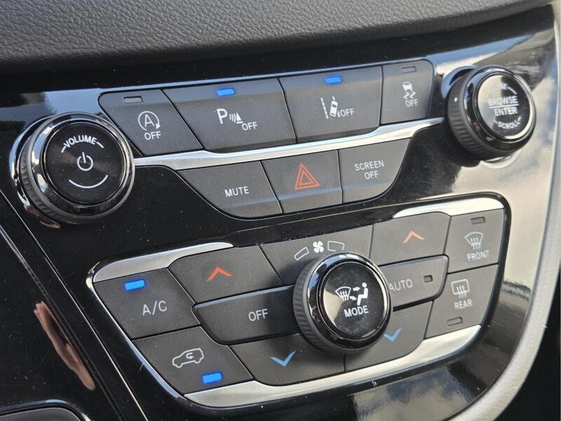 Certified 2023 Chrysler Pacifica Touring-L FWD image 27