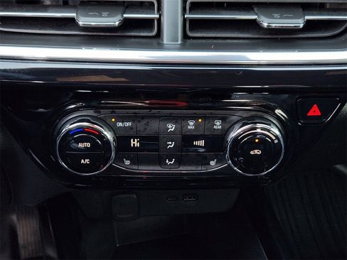 Used 2025 Chevrolet Trax RS w/ Driver Confidence Package image 21