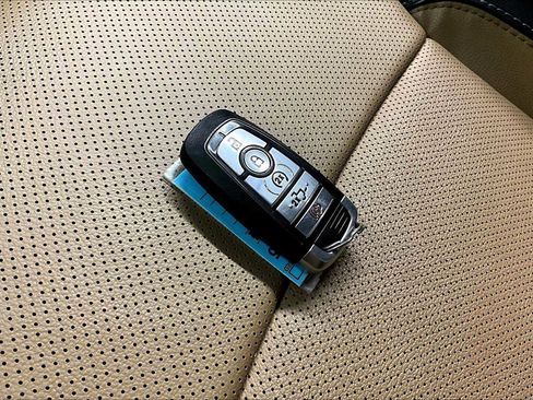 Used 2024 Ford F350 Lariat image 14