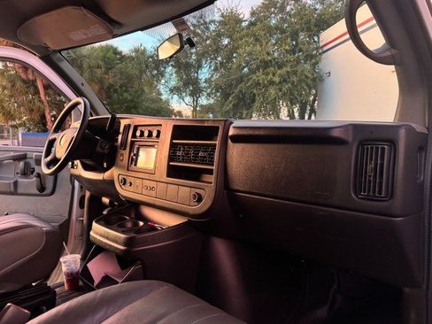 Used 2013 Chevrolet Express 2500 RWD image 38