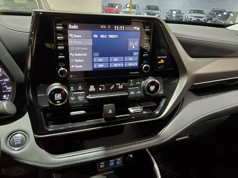Used 2022 Toyota Highlander L image 30