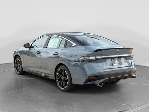 New 2026 Nissan Sentra SR w/ Floor Mat Package FWD image 6