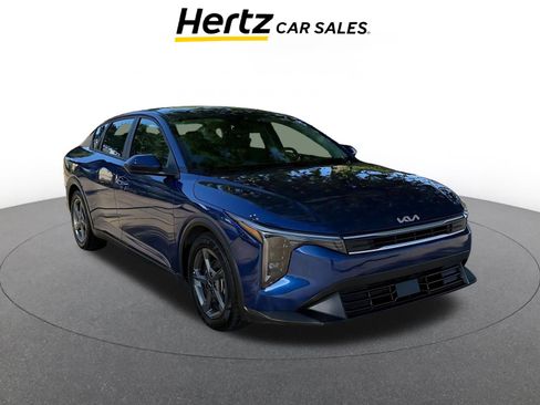 Used 2025 Kia K4 LXS image 1