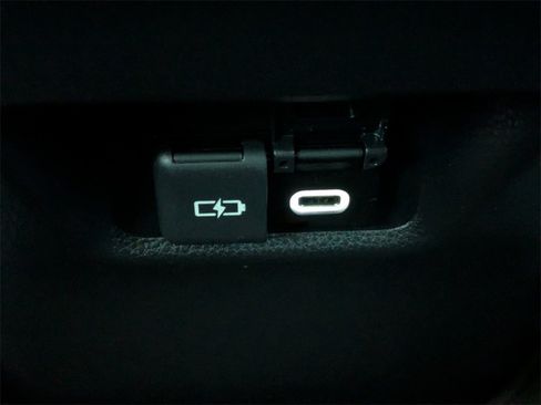 Used 2023 Toyota RAV4 XLE image 18