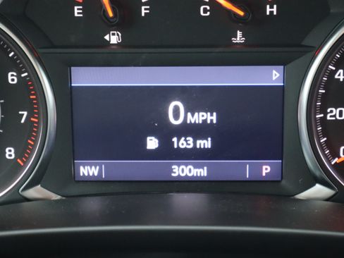 Used 2025 Chevrolet Blazer LT FWD image 24