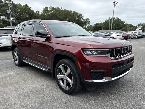 Used 2024 Jeep Grand Cherokee L Limited RWD image 7