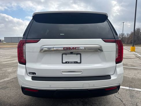 Used 2024 GMC Yukon SLT w/ SLT Premium Package image 5
