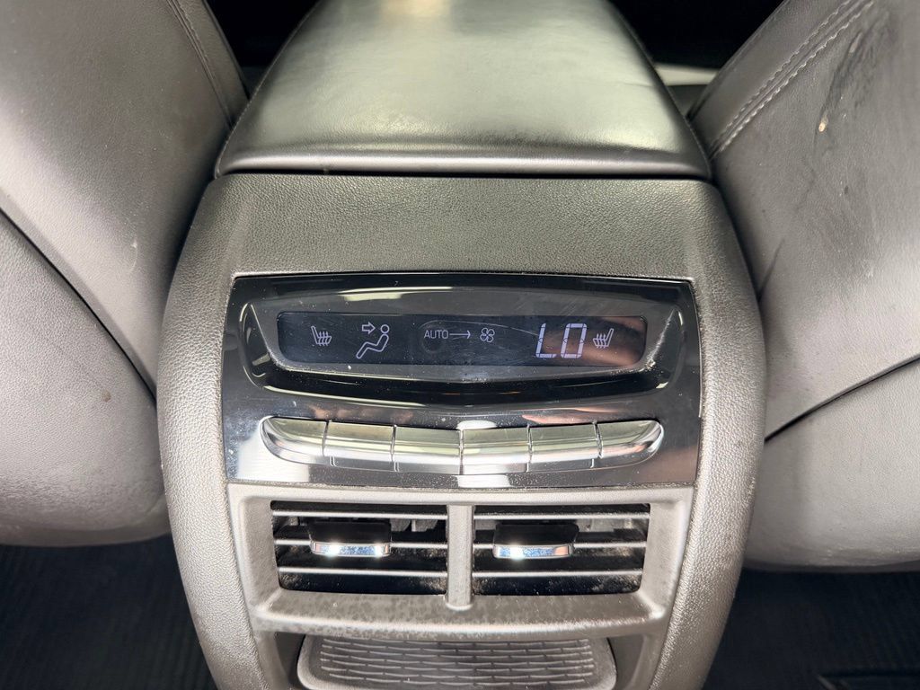 Used 2018 Cadillac XT5 Platinum w/ Driver Assist Package AWD/4WD image 10