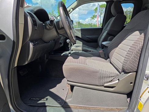 Used 2014 Nissan Frontier SV w/ SV Value Truck Package image 22