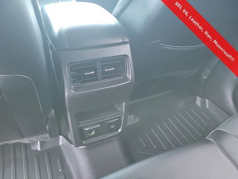 Used 2018 Ford Edge SEL w/ Equipment Group 201A image 36