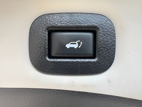 Used 2020 Nissan Rogue SV w/ Premium Package AWD/4WD image 15