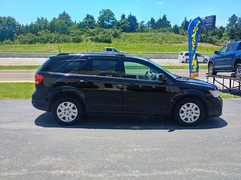 Used 2019 Dodge Journey SE FWD image 6
