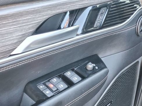 Used 2024 Jeep Wagoneer L Series II w/ Flexible Seating Group image 30