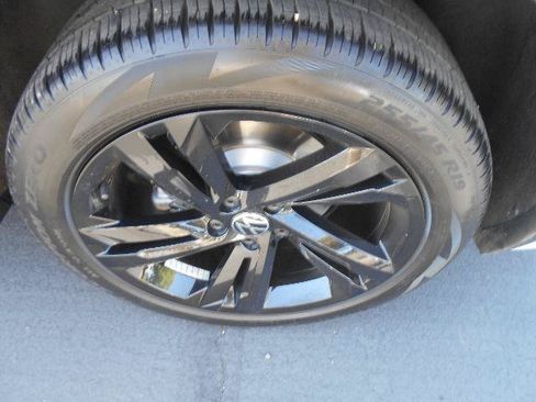 Used 2024 Volkswagen Tiguan SE R-Line AWD/4WD image 12