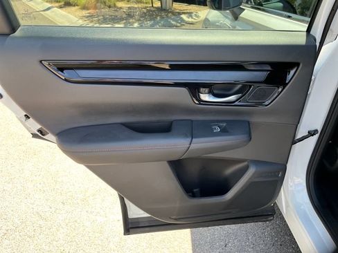 Used 2024 Honda CR-V Sport Touring image 8