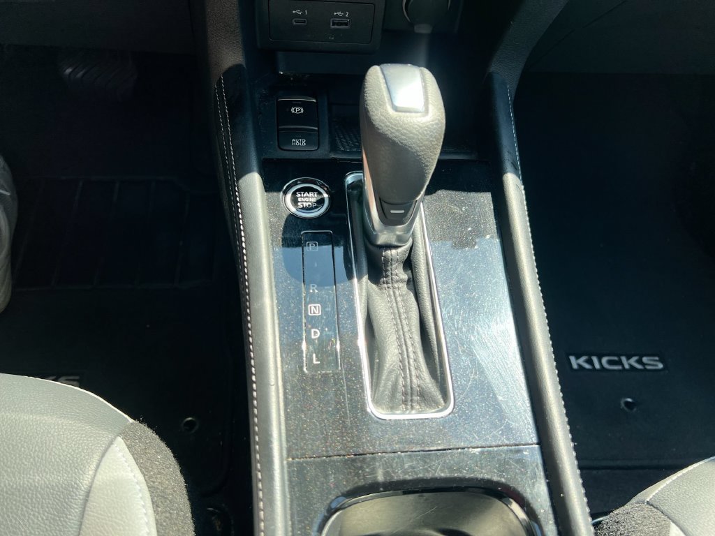 Used 2024 Nissan Kicks SR w/ SR Premium Package FWD image 19