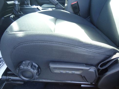 Used 2019 Jeep Wrangler Unlimited Sahara w/ Dual Top Group image 23