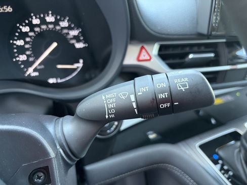 Used 2025 Toyota Sienna LE AWD/4WD image 24