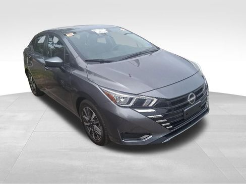 Used 2023 Nissan Versa SV FWD image 3