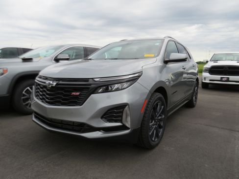Used 2024 Chevrolet Equinox RS FWD image 3