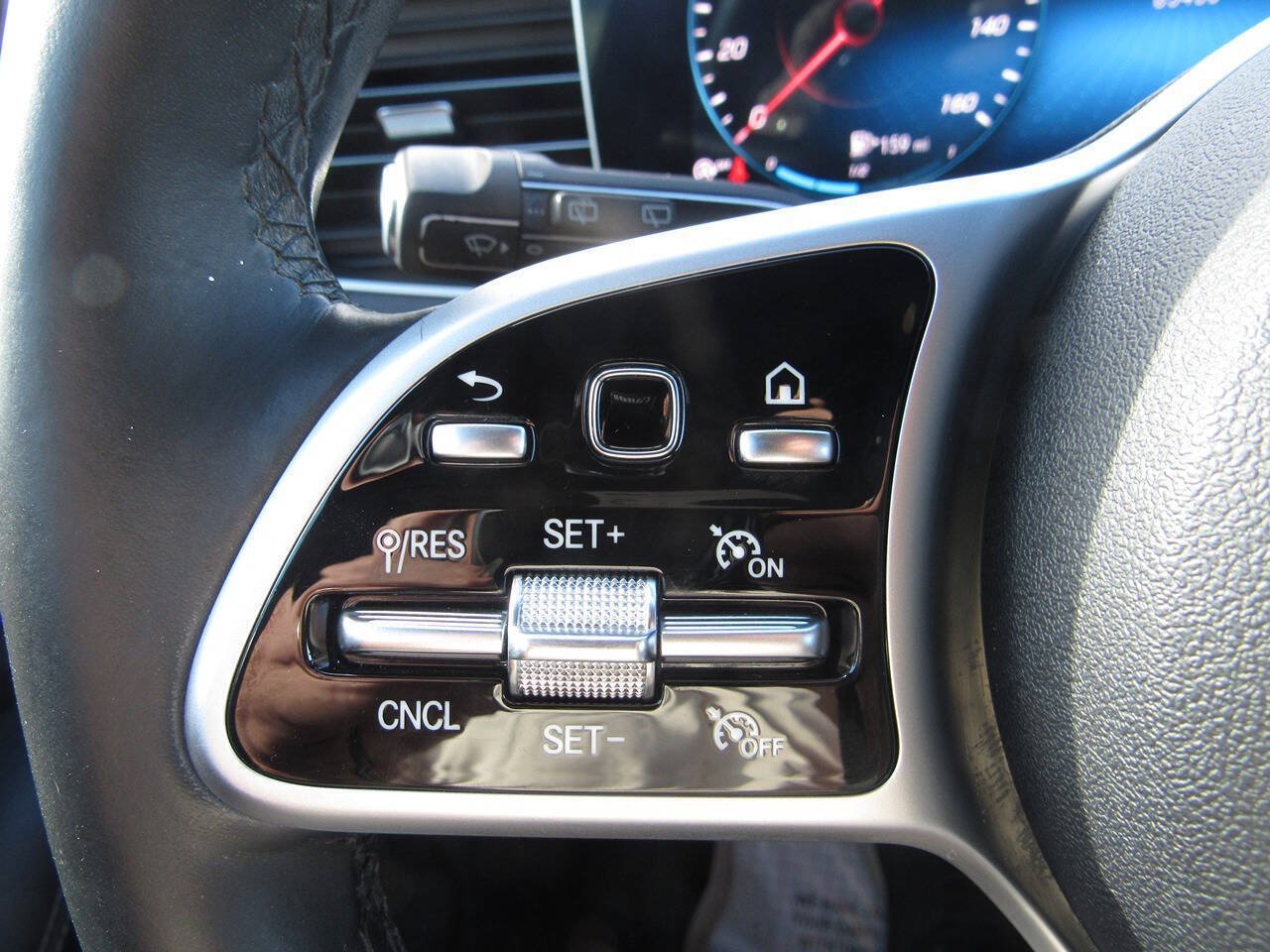 Used 2020 Mercedes-Benz GLE 350 4MATIC image 36