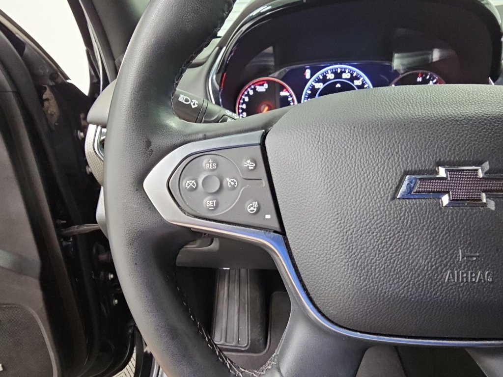 Used 2023 Chevrolet Traverse Premier FWD image 29